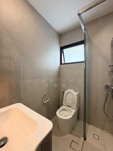 South Buona Vista Road Semi Detached, South Buona Vista Road, Buona Vista / West Coast / Clementi New Town, 4 Bedrooms, 2,300 sqft, Semi-Detached House For Sale, by Ryan Ong 王伟信, 500267384 - Bathroom - PropertyGuru.com.sg