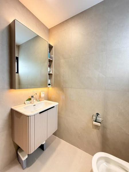 South Buona Vista Road Semi Detached, South Buona Vista Road, Buona Vista / West Coast / Clementi New Town, 4 Bedrooms, 2,300 sqft, Semi-Detached House For Sale, by Ryan Ong 王伟信, 500267384 - Bathroom - PropertyGuru.com.sg