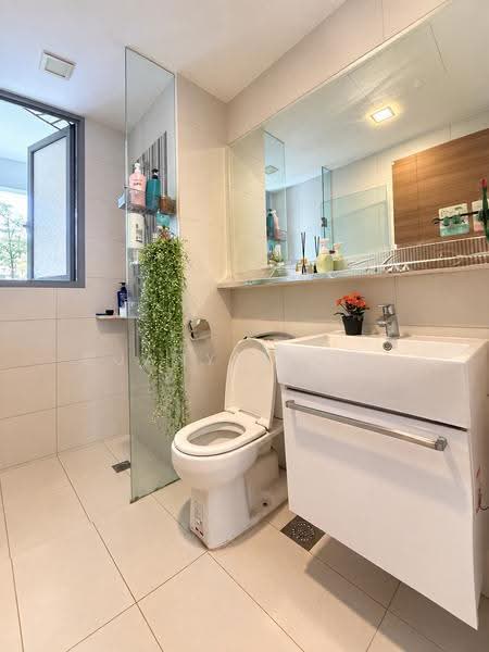 Arc at Tampines, 19 Tampines Avenue 8, Pasir Ris / Tampines, 3 Bedrooms, 1,130 sqft, Condominium For Sale, by Kuanyee Goh, 500267394 - Bathroom - PropertyGuru.com.sg