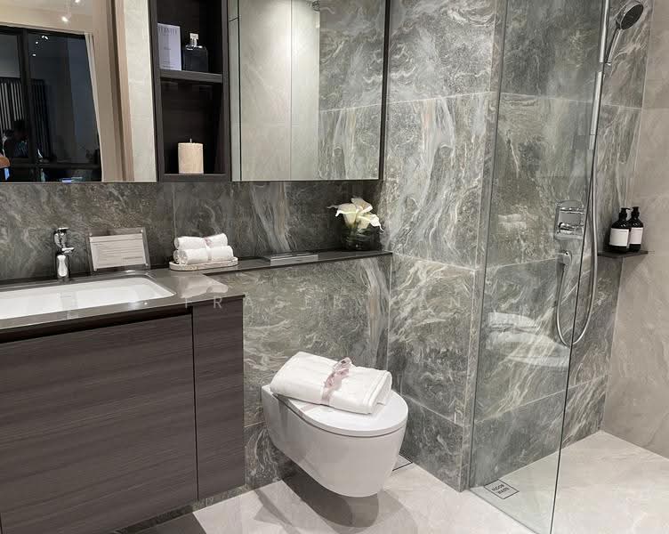 Lucerne Grand, Lakeside Drive, Boon Lay / Jurong / Tuas, 3 Bedrooms, 883 sqft, Condominium For Sale, by Fraser Kan, 500267397 - Bathroom - PropertyGuru.com.sg
