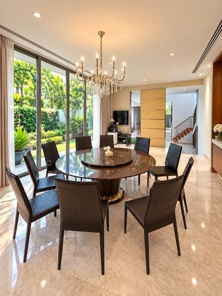 Bishopgate, Chatsworth Road, Jervois Road, Jervois Hill, Mount Echo Park, Ridley Park, Rochalie Driv, Bishopgate, Chatsworth Road, Jervois Road, Jervois Hill, Mount Echo Park,Ridley Park, Rochalie Drive, Tanglin / Holland / Bukit Timah, 6 Bedrooms, 7,500 sqft, Good Class Bungalow For Rent, by Cassie Ang, 500267403 - Elegant Dining Room - PropertyGuru.com.sg