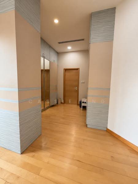 Bishopgate, Chatsworth Road, Jervois Road, Jervois Hill, Mount Echo Park, Ridley Park, Rochalie Driv, Bishopgate, Chatsworth Road, Jervois Road, Jervois Hill, Mount Echo Park,Ridley Park, Rochalie Drive, Tanglin / Holland / Bukit Timah, 6 Bedrooms, 7,500 sqft, Good Class Bungalow For Rent, by Cassie Ang, 500267403 - Walk in Closet - PropertyGuru.com.sg