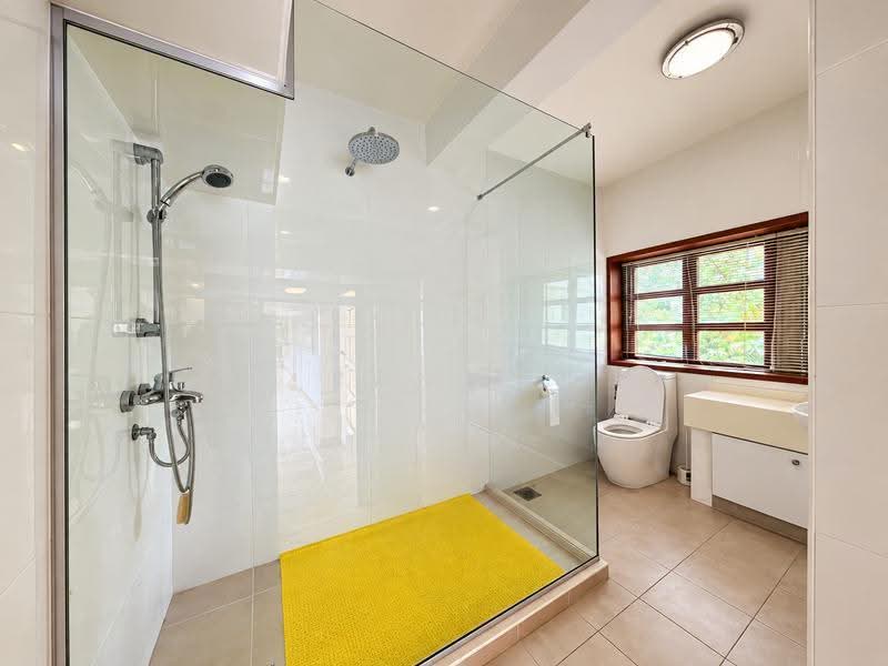 OVER 25,000+ SQFT GCB IN PRIME D21 FOR SALE!, Jalan Kampong Chantek / Swiss Club Road / Sian Tuan Avenue, Clementi Park / Upper Bukit Timah, 5 Bedrooms, 5,000 sqft, Good Class Bungalow For Sale, by Li Rong Teh, 500267410 - Bathroom - PropertyGuru.com.sg