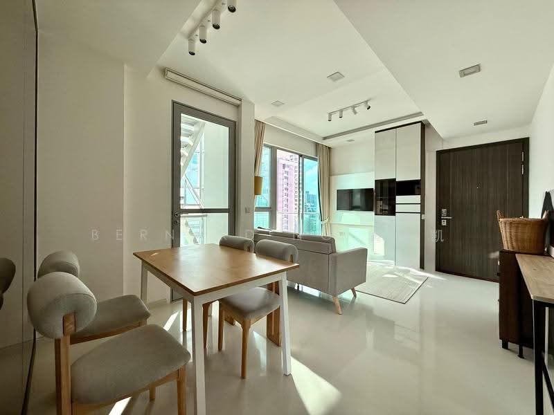 Nathan Residences, 25 Nathan Road, Tanglin / Holland / Bukit Timah, 2 Bedrooms, 1,238 sqft, Condominium For Sale, by Bernard Ng 黄俊凯, 500267412 - Living Room - PropertyGuru.com.sg
