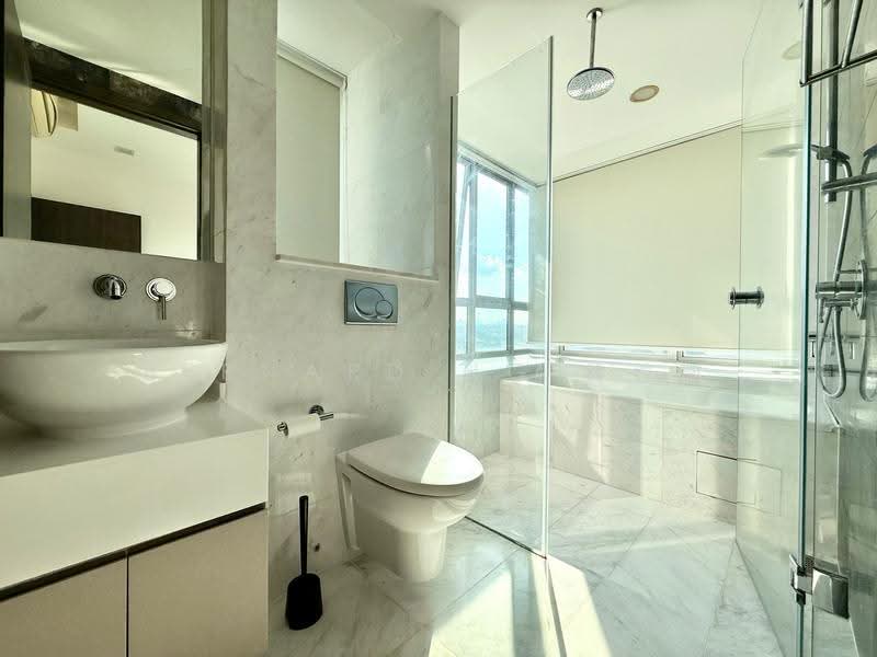 Nathan Residences, 25 Nathan Road, Tanglin / Holland / Bukit Timah, 2 Bedrooms, 1,238 sqft, Condominium For Sale, by Bernard Ng 黄俊凯, 500267412 - Bathroom - PropertyGuru.com.sg