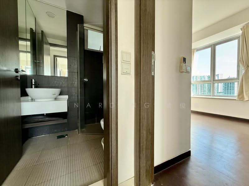 Nathan Residences, 25 Nathan Road, Tanglin / Holland / Bukit Timah, 2 Bedrooms, 1,238 sqft, Condominium For Sale, by Bernard Ng 黄俊凯, 500267412 - Bathroom - PropertyGuru.com.sg