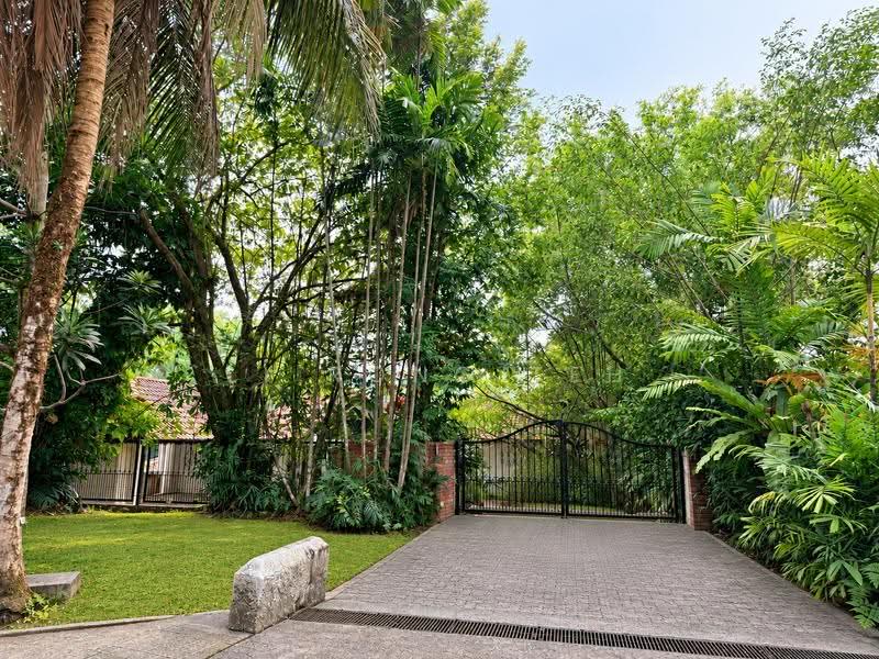 OVER 25,000+ SQFT GCB IN PRIME D21 FOR LEASE!, Jalan Kampong Chantek / Swiss Club Road / Sian Tuan Avenue, Clementi Park / Upper Bukit Timah, 5 Bedrooms, 5,000 sqft, Good Class Bungalow For Rent, by Li Rong Teh, 500267419 - Exterior - PropertyGuru.com.sg
