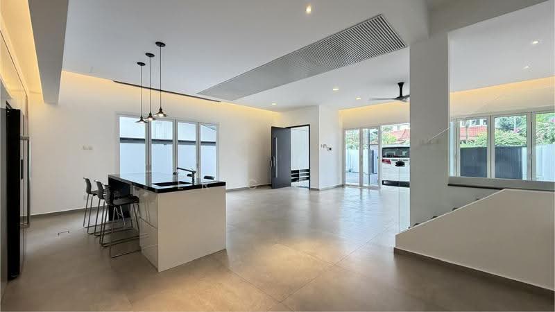 Seletar Hills Estate, Seletar Hills Drive, Seletar / Yio Chu Kang, 6 Bedrooms, 5,500 sqft, Semi-Detached House For Rent, by Eric Ong, 500267425 - Kitchen - PropertyGuru.com.sg