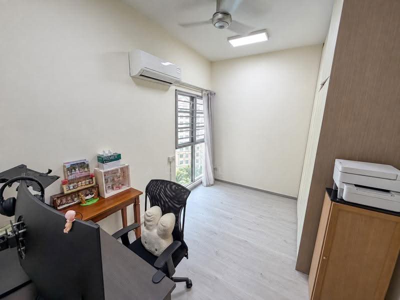 Azalea Park Condo, 6 Flora Road, Changi Airport / Changi Village, 4 Bedrooms, 1,507 sqft, Condominium For Sale, by Zach Lim, 500267454 - Bedroom 3 - PropertyGuru.com.sg
