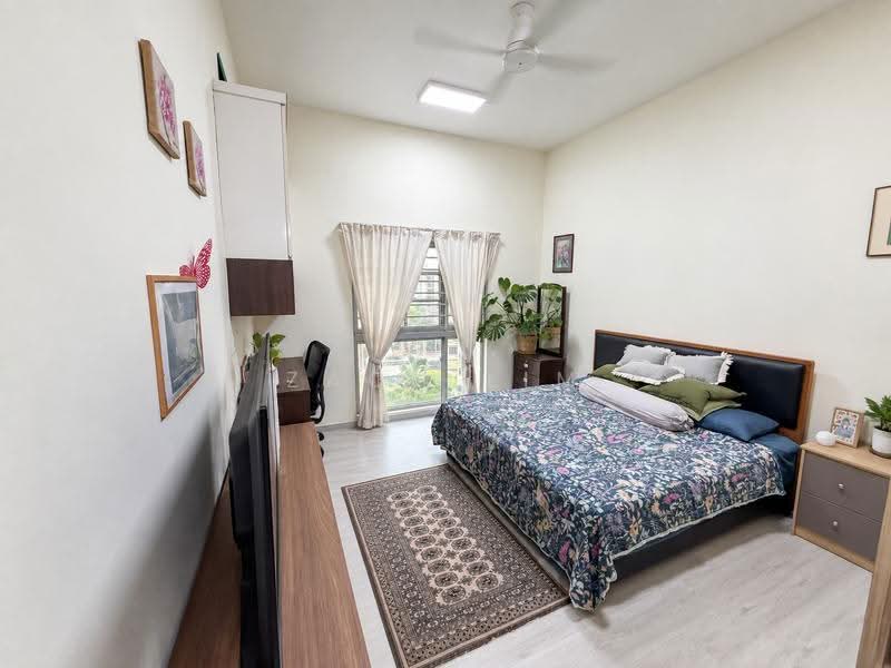 Azalea Park Condo, 6 Flora Road, Changi Airport / Changi Village, 4 Bedrooms, 1,507 sqft, Condominium For Sale, by Zach Lim, 500267454 - Master Bedroom - PropertyGuru.com.sg