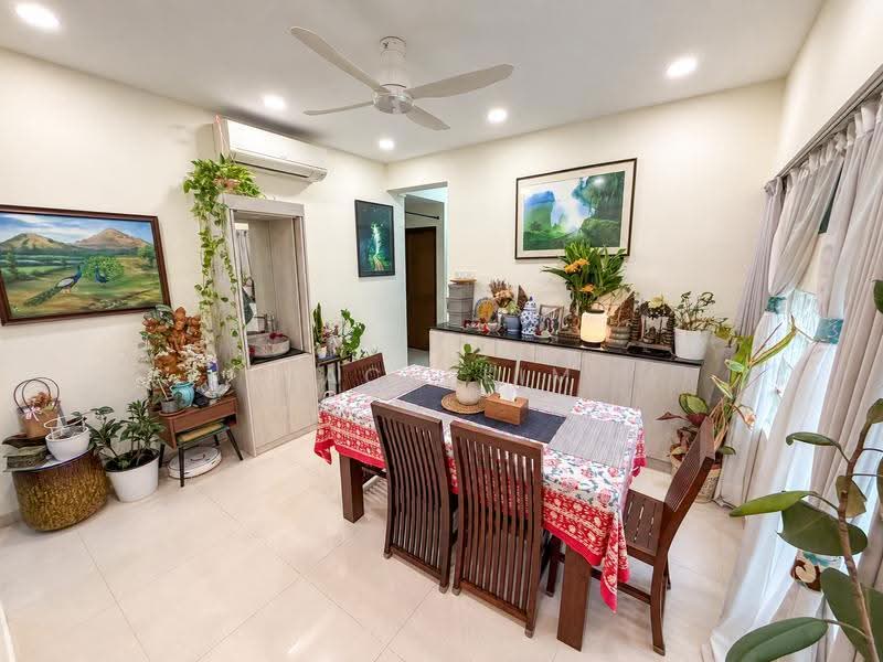Azalea Park Condo, 6 Flora Road, Changi Airport / Changi Village, 4 Bedrooms, 1,507 sqft, Condominium For Sale, by Zach Lim, 500267454 - Dining Room - PropertyGuru.com.sg