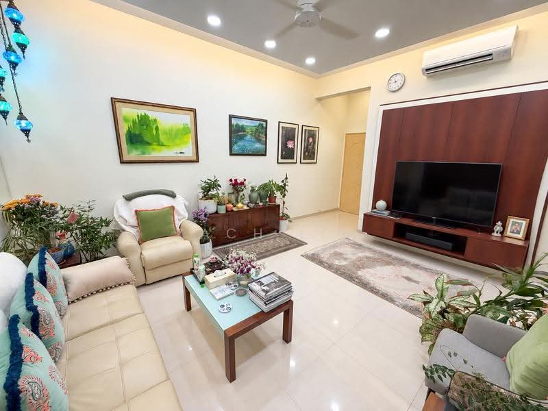 Azalea Park Condo, 6 Flora Road, Changi Airport / Changi Village, 4 Bedrooms, 1,507 sqft, Condominium For Sale, by Zach Lim, 500267454 - Living Room - PropertyGuru.com.sg