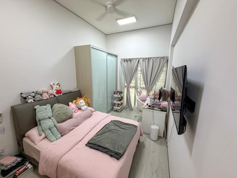 Azalea Park Condo, 6 Flora Road, Changi Airport / Changi Village, 4 Bedrooms, 1,507 sqft, Condominium For Sale, by Zach Lim, 500267454 - Bedroom 2 Ensuite - PropertyGuru.com.sg