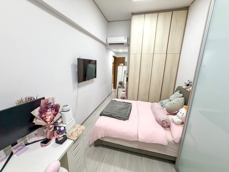 Azalea Park Condo, 6 Flora Road, Changi Airport / Changi Village, 4 Bedrooms, 1,507 sqft, Condominium For Sale, by Zach Lim, 500267454 - Bedroom 2 Ensuite - PropertyGuru.com.sg