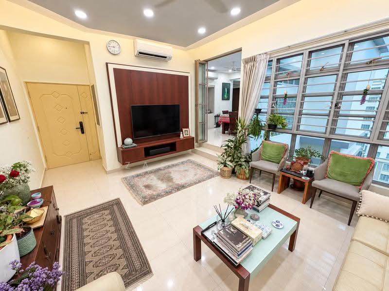 Azalea Park Condo, 6 Flora Road, Changi Airport / Changi Village, 4 Bedrooms, 1,507 sqft, Condominium For Sale, by Zach Lim, 500267454 - Living Room - PropertyGuru.com.sg