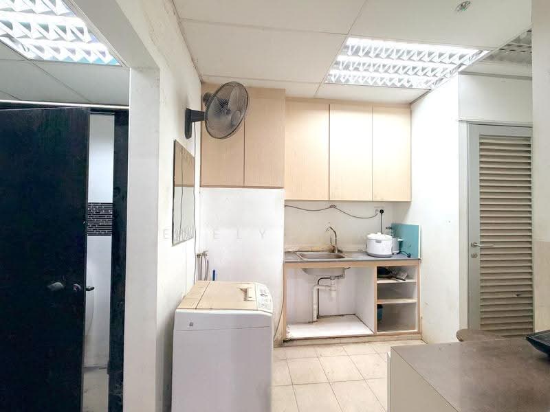 Hiangkie Industrial Building IV, 27 Woodlands Industrial Park E1, Sembawang / Yishun, 3,983 sqft, Factory / Workshop (B2) For Sale, by Venelyn Ong, 500267460 - Pantry / Toilet - CommercialGuru.com.sg