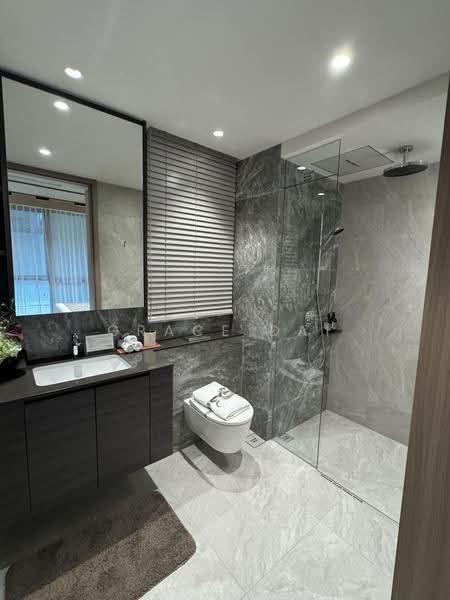 Lucerne Grand, Lakeside Drive, Boon Lay / Jurong / Tuas, 2 Bedrooms, 624 sqft, Condominium For Sale, by Grace Dai, 500267471 - Bathroom - PropertyGuru.com.sg