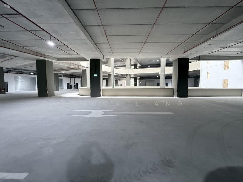 Ramp Up / Tampines, Pasir Ris / Tampines, 1,927 sqft, Factory / Workshop (B2) For Rent, by Jessica Liang, 500267473 - Car Park - CommercialGuru.com.sg