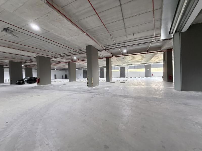 Ramp Up / Tampines, Pasir Ris / Tampines, 1,927 sqft, Factory / Workshop (B2) For Rent, by Jessica Liang, 500267473 - Car Park - CommercialGuru.com.sg
