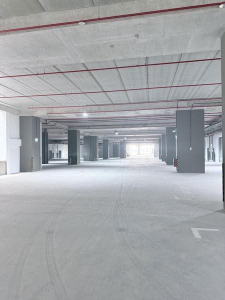 Ramp Up / Tampines, Pasir Ris / Tampines, 1,927 sqft, Factory / Workshop (B2) For Rent, by Jessica Liang, 500267473 - Car Park - CommercialGuru.com.sg