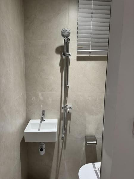 Lucerne Grand, Lakeside Drive, Boon Lay / Jurong / Tuas, 3 Bedrooms, 1,001 sqft, Condominium For Sale, by Grace Dai, 500267478 - Bathroom - PropertyGuru.com.sg