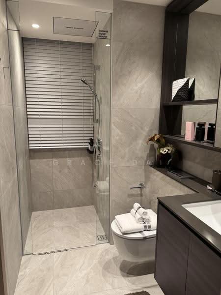 Lucerne Grand, Lakeside Drive, Boon Lay / Jurong / Tuas, 3 Bedrooms, 1,001 sqft, Condominium For Sale, by Grace Dai, 500267478 - Bathroom - PropertyGuru.com.sg