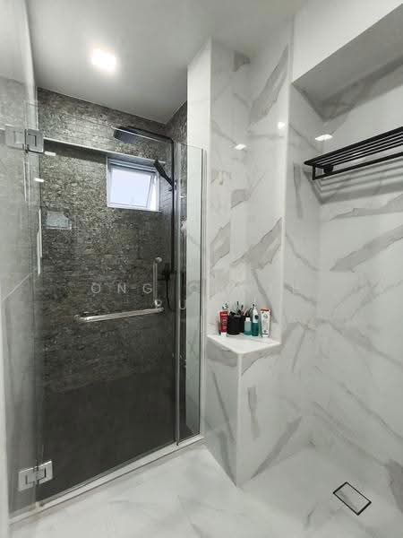 533 Hougang Avenue 6, 533 Hougang Avenue 6, Hougang / Punggol / Sengkang, 4 Bedrooms, 1,561 sqft, HDB Flat For Sale, by Ong Chwee Puan, 500267485 - Bathroom - PropertyGuru.com.sg
