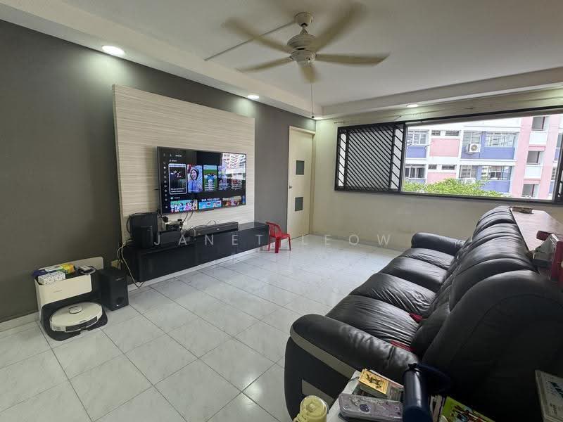 427 Choa Chu Kang Avenue 4, 427 Choa Chu Kang Avenue 4, Dairy Farm / Bukit Panjang / Choa Chu Kang, 3 Bedrooms, 1,119 sqft, HDB Flat For Sale, by Janet Leow, 500267486 - Living Room - PropertyGuru.com.sg