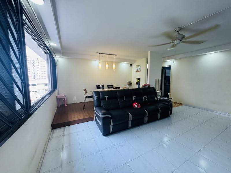 427 Choa Chu Kang Avenue 4, 427 Choa Chu Kang Avenue 4, Dairy Farm / Bukit Panjang / Choa Chu Kang, 3 Bedrooms, 1,119 sqft, HDB Flat For Sale, by Janet Leow, 500267486 - Living Room - PropertyGuru.com.sg