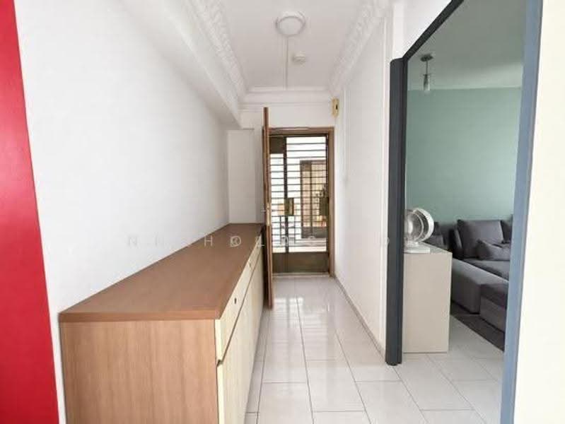124 Pasir Ris Street 11, 124 Pasir Ris Street 11, Pasir Ris / Tampines, 3 Bedrooms, 1,216 sqft, HDB Flat For Sale, by Nicholas Toh, 500267490 - Corridor - PropertyGuru.com.sg