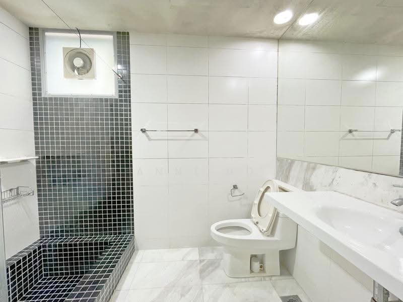 Ferraria Park Condo, 22 Flora Drive, Changi Airport / Changi Village, 3 Bedrooms, 1,195 sqft, Condominium For Sale, by Anne Ho, 500267492 - Bathroom - PropertyGuru.com.sg