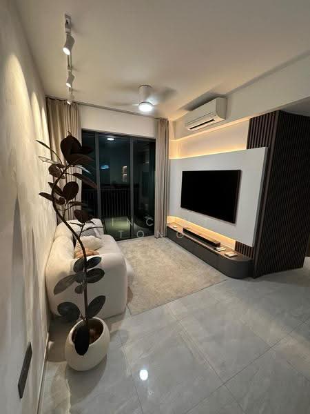 The Florence Residences, 99 Hougang Avenue 2, Hougang / Punggol / Sengkang, 2 Bedrooms, 721 sqft, Condominium For Sale, by Vincent Tong, 500267504 - Living Room - PropertyGuru.com.sg