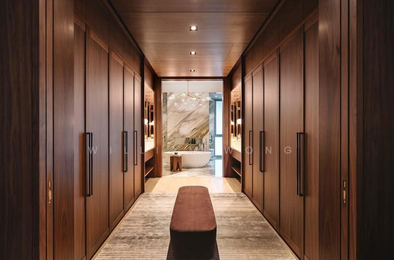 Nassim Park Residences, 19 Nassim Road, Tanglin / Holland / Bukit Timah, 4 Bedrooms, 3,477 sqft, Condominium For Sale, by William Wong, 500267568 - Master bed room Wardrobe with Bath tub - PropertyGuru.com.sg