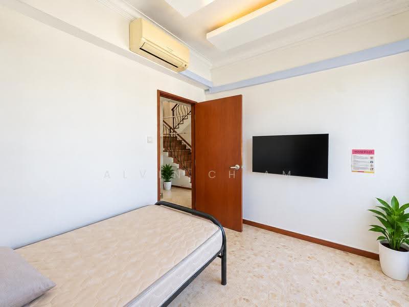 The Florida, 78 Hougang Avenue 7, Hougang / Punggol / Sengkang, Room Rental, 150 sqft, Condominium For Rent, by Alvin Chiam, 500267570 - Bedroom - PropertyGuru.com.sg