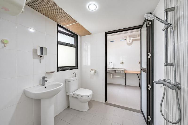462D Blossom Spring @ Yishun, 462D Yishun Avenue 6, Sembawang / Yishun, 1 Bedroom, 409 sqft, HDB Flat For Sale, by KOH YONG JIAN, 500267587 - Bathroom - PropertyGuru.com.sg