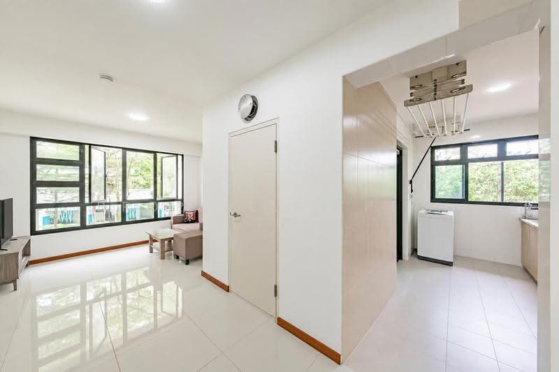 462D Blossom Spring @ Yishun, 462D Yishun Avenue 6, Sembawang / Yishun, 1 Bedroom, 409 sqft, HDB Flat For Sale, by KOH YONG JIAN, 500267587 - Living Room - PropertyGuru.com.sg