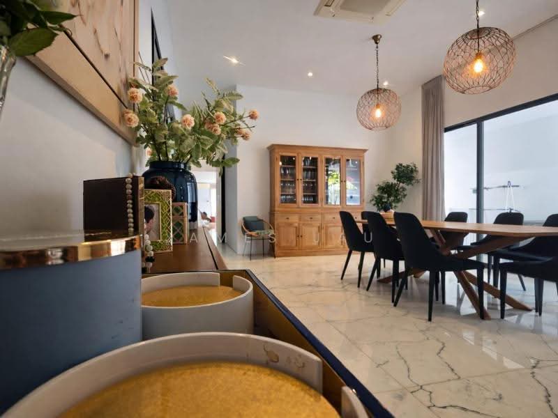 Best priced unit in the D15 - Modern 2.5 storey Semi D with lift and swimming pool, East Coast / Marine Parade, 5 Bedrooms, 6,000 sqft, Semi-Detached House For Sale, by James Jau, 500267597 - Dining Room - PropertyGuru.com.sg