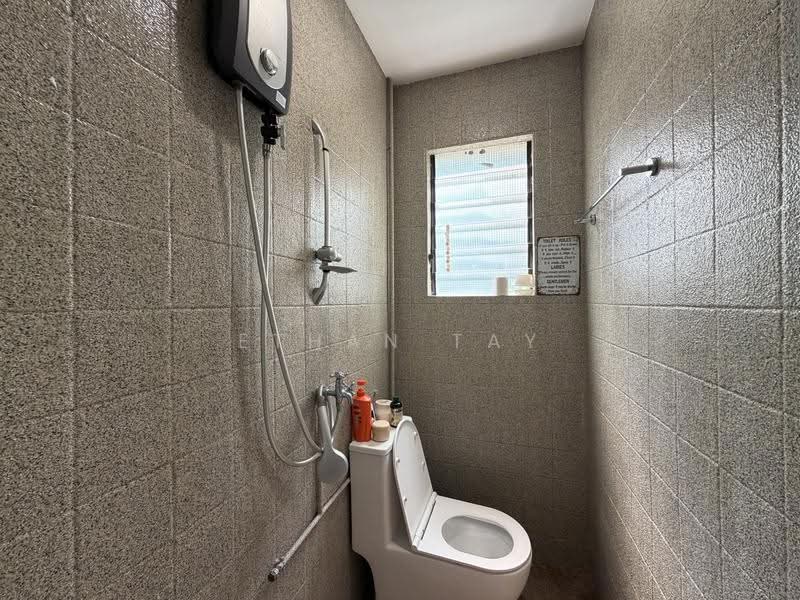 723 Havelock Road, 723 Havelock Road, Alexandra / Commonwealth, Room Rental, 80 sqft, Shophouse For Rent, by Ethan Tay, 500267610 - Bathroom - PropertyGuru.com.sg