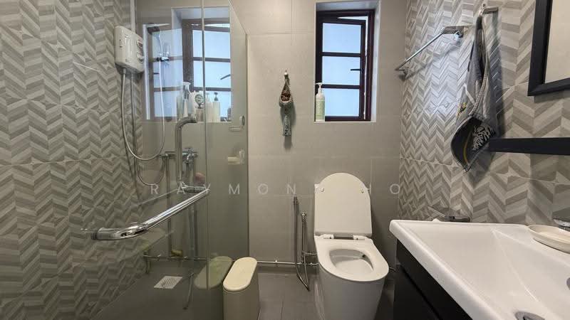 72 Seng Poh Road, 72 Seng Poh Road, Alexandra / Commonwealth, 3 Bedrooms, 945 sqft, HDB Flat For Sale, by Raymond Ho, 500267612 - Bathroom - PropertyGuru.com.sg