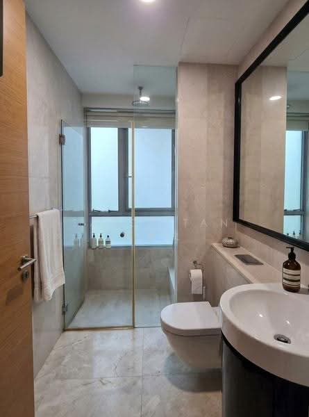 Martin Place Residences, 2 Martin Place, Orchard / River Valley, 2 Bedrooms, 1,163 sqft, Condominium For Rent, by Sandy Tan 陈秀汶, 500267622 - Bathroom - PropertyGuru.com.sg