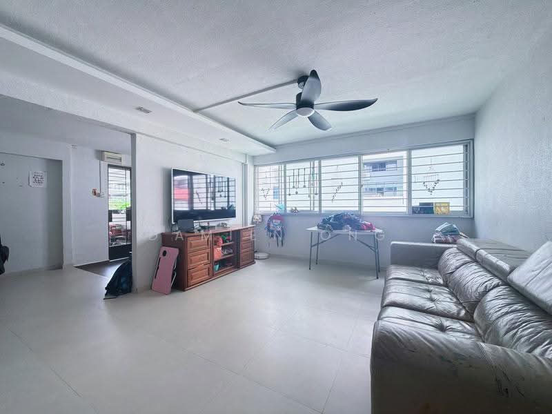 143 Serangoon North Avenue 1, 143 Serangoon North Avenue 1, Hougang / Punggol / Sengkang, 3 Bedrooms, 1,313 sqft, HDB Flat For Rent, by Damien Ong, 500267639 - Living Room - PropertyGuru.com.sg