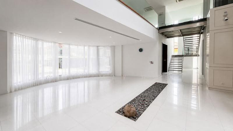 Modern Designer GCB in First Avenue, First avenue, second avenue, third avenue, fourth avenue, fifth avenue, Namly avenue, Dalvey Estate, Dalvey Road, Dalvey Avenue, Tanglin / Holland / Bukit Timah, 5 Bedrooms, 7,500 sqft, Good Class Bungalow For Rent, by Chan May Hwee, 500267648 - Living Room - PropertyGuru.com.sg