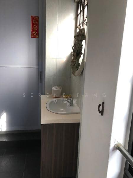 142 Potong Pasir Avenue 3, 142 Potong Pasir Avenue 3, Macpherson / Potong Pasir, Studio, 350 sqft, HDB Flat For Rent, by Serene Pang 彭雪香, 500267653 - Bathroom - PropertyGuru.com.sg