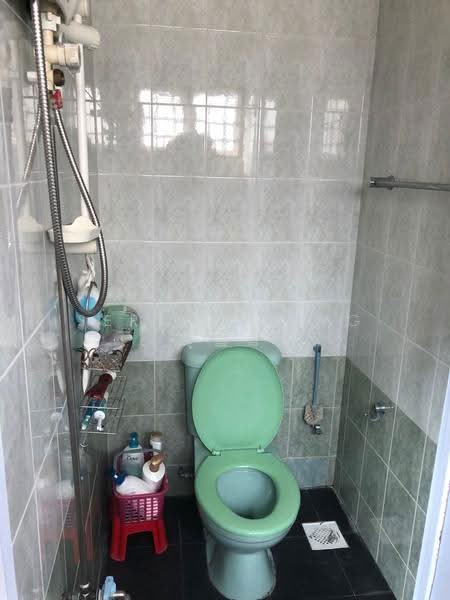 142 Potong Pasir Avenue 3, 142 Potong Pasir Avenue 3, Macpherson / Potong Pasir, Studio, 350 sqft, HDB Flat For Rent, by Serene Pang 彭雪香, 500267653 - Bathroom - PropertyGuru.com.sg