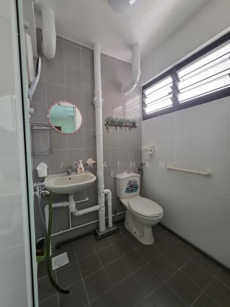211 Tampines Street 23, 211 Tampines Street 23, Pasir Ris / Tampines, Room Rental, 100 sqft, HDB Flat For Rent, by Jonathan Hee, 500267663 - Bathroom - PropertyGuru.com.sg