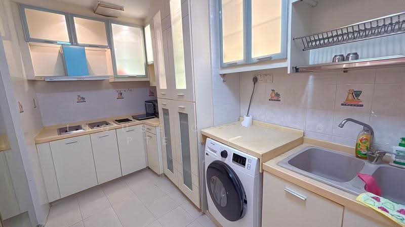 The Plaza, 7500A Beach Road, Beach Road / Bugis / Rochor, Room Rental, 100 sqft, Condominium For Rent, by ling, 500267664 - Kitchen - PropertyGuru.com.sg