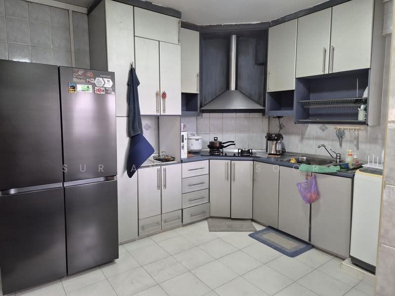 836 Woodlands Street 83, 836 Woodlands Street 83, Admiralty / Woodlands, 3 Bedrooms, 1,302 sqft, HDB Flat For Rent, by Suriani Mansoor, 500267675 - Kitchen - PropertyGuru.com.sg