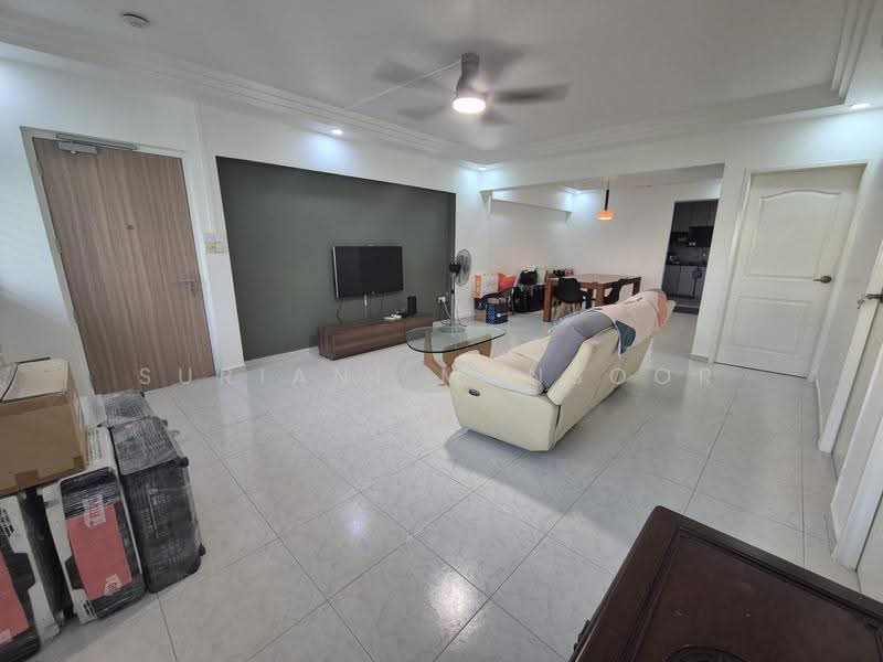 836 Woodlands Street 83, 836 Woodlands Street 83, Admiralty / Woodlands, 3 Bedrooms, 1,302 sqft, HDB Flat For Rent, by Suriani Mansoor, 500267675 - Living Room - PropertyGuru.com.sg