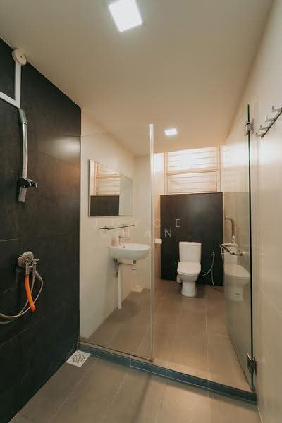 Sherwood Towers, 3 Jalan Anak Bukit, Clementi Park / Upper Bukit Timah, 1 Bedroom, 829 sqft, Condominium For Sale, by Joyce Chan, 500267679 - Bathroom - PropertyGuru.com.sg