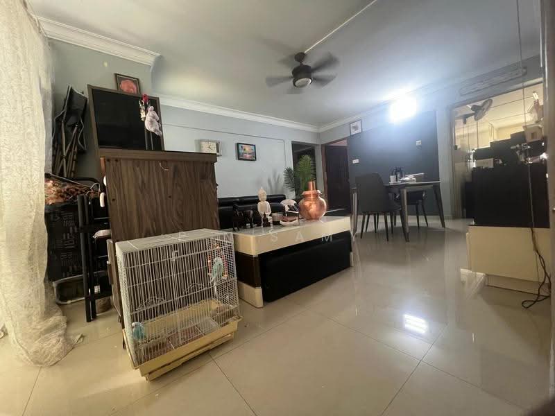 413 Jurong West Street 42, 413 Jurong West Street 42, Boon Lay / Jurong / Tuas, 3 Bedrooms, 1,108 sqft, HDB Flat For Sale, by P N Samy, 500267685 - Living Room - PropertyGuru.com.sg